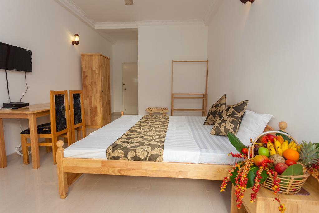 Navro Beach Resort Panadura Værelse billede